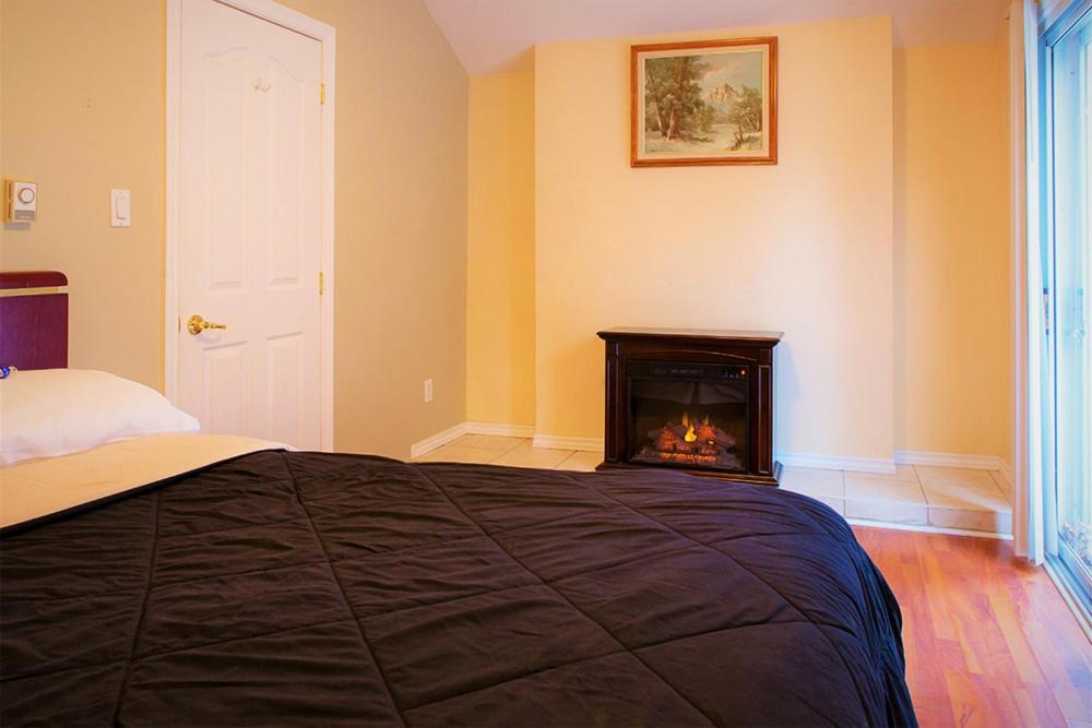 Chalet Beaconsfield Motel Екстериор снимка